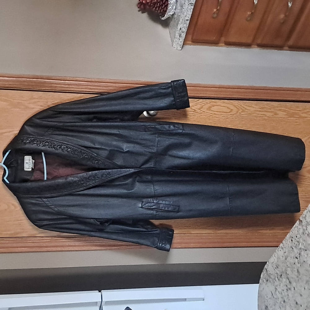 Vintage Ladies Maggie Lawrence Black Leather Embroidered Trench Coat Sz. M